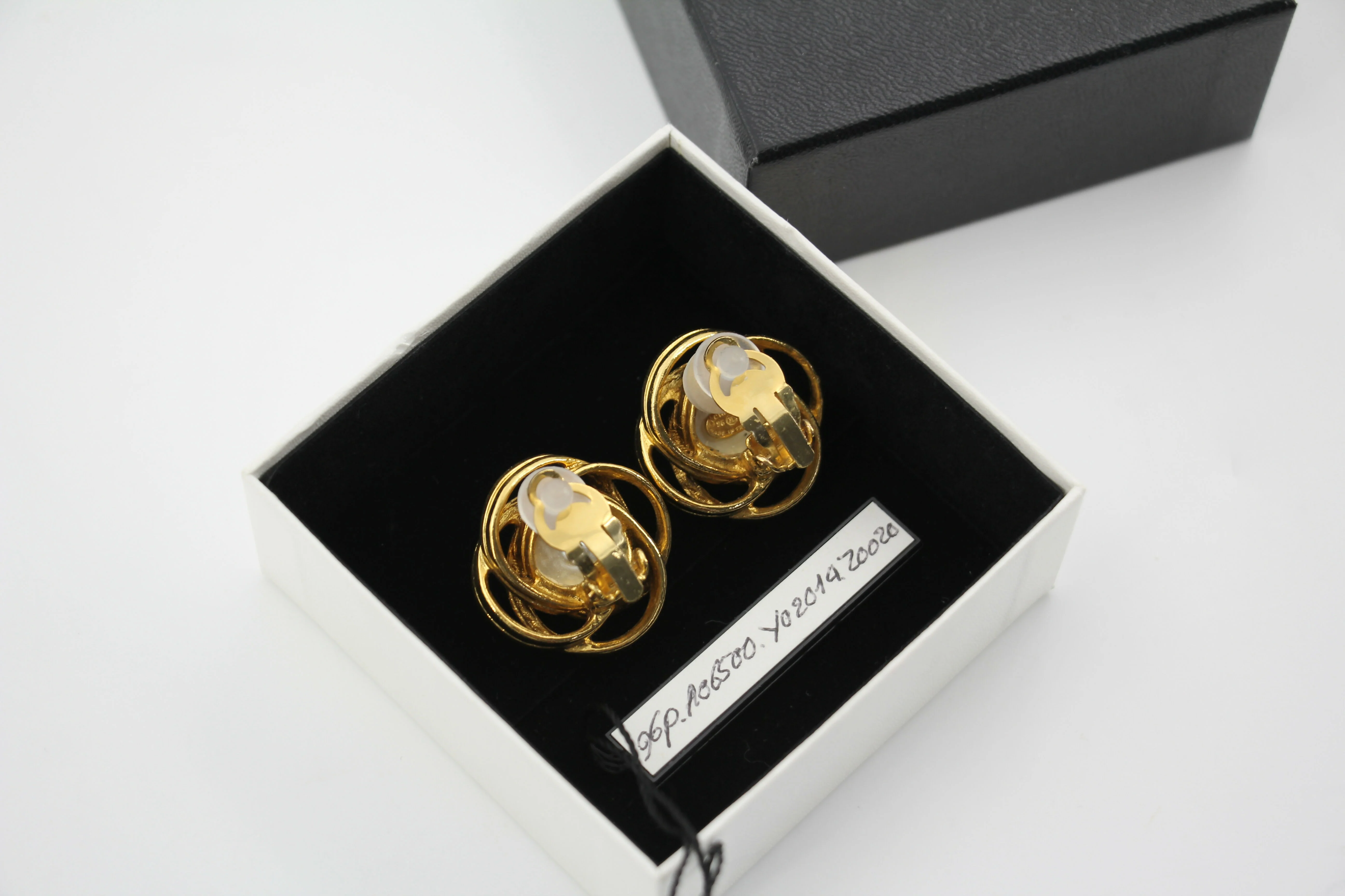 Chanel Vintage 96P Gold-Plated Imitation Pearl Spiral Clip-on Earrings