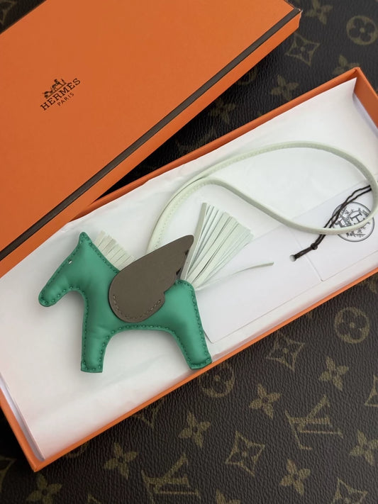 Hermes Rodeo charm Pegasus PM Menthe/Vert fizz/Etoupe grey Agneau/Swift leather