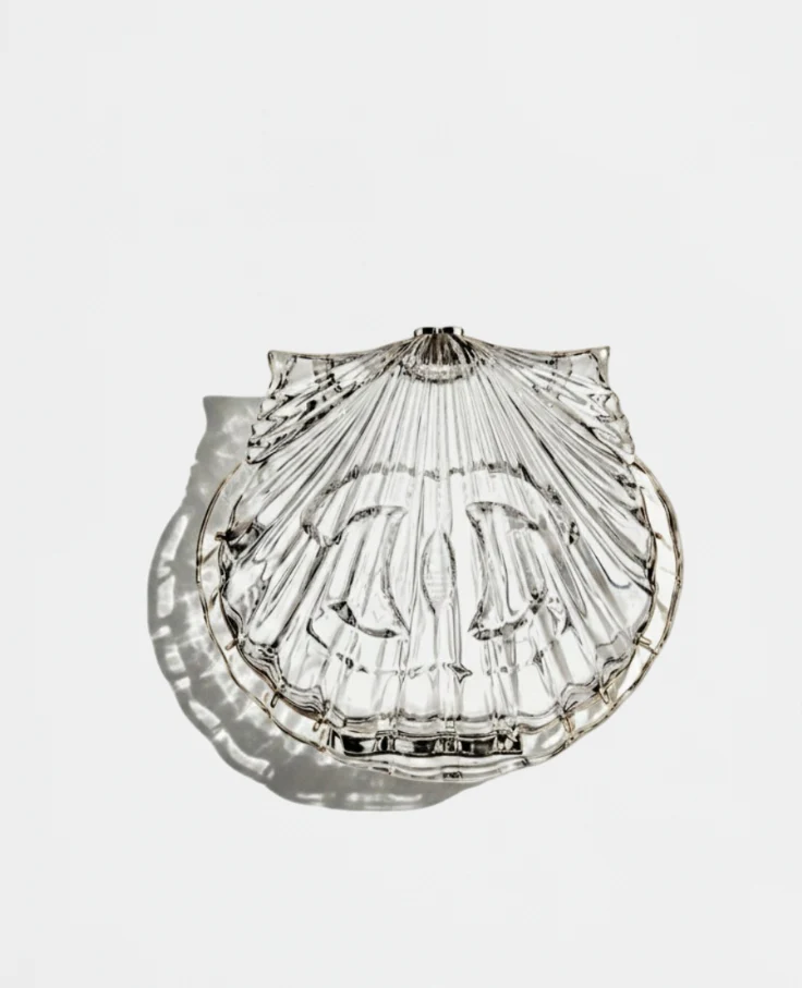 Rare! Chanel 2019 Evening On The Beach Shell Minaudiere