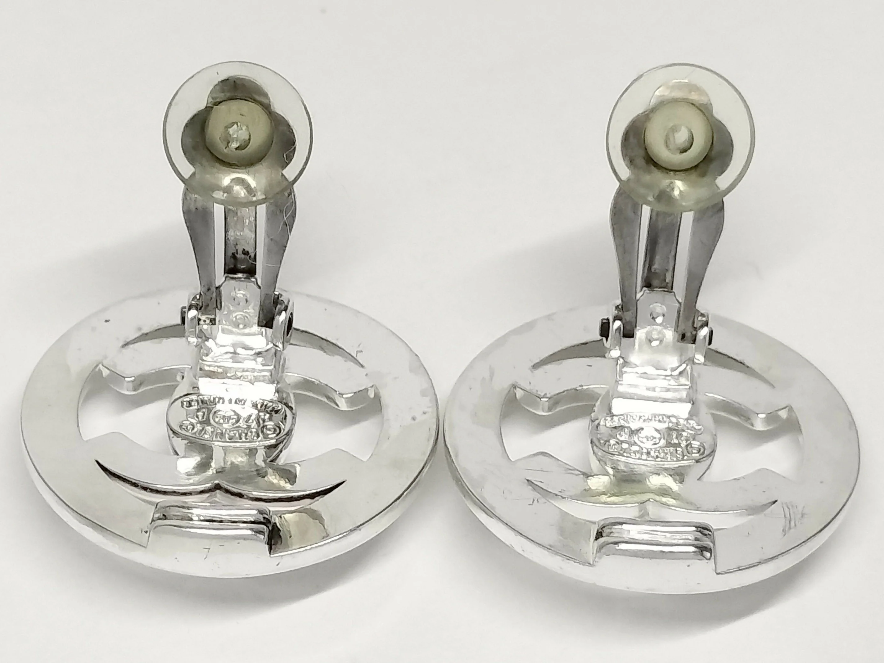 Chanel Vintage 97P Silver Circle Latch Clip-on Earrings