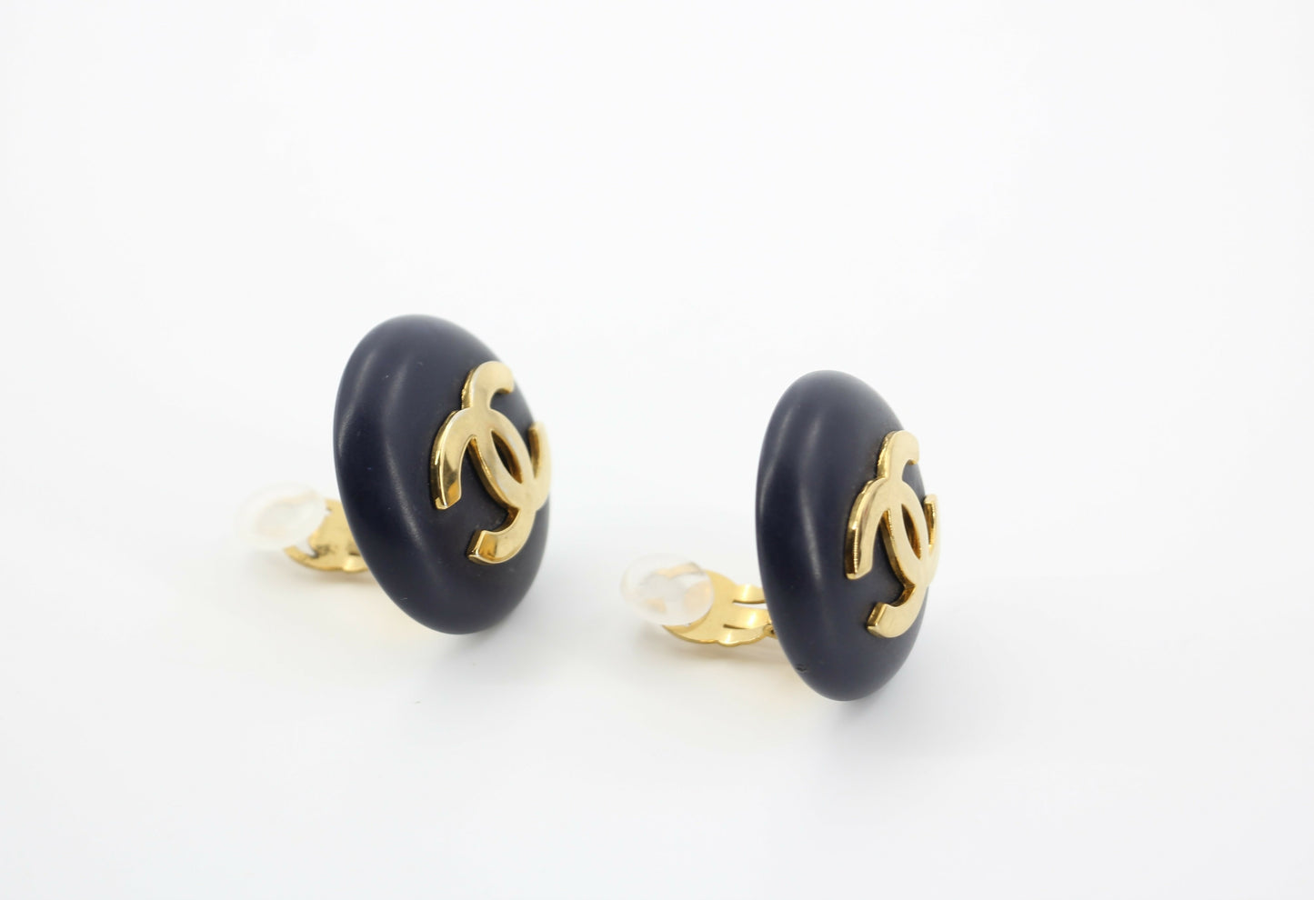 Chanel Vintage 87 Resin Navy Blue CC Logo Large Round Clip-on Earrings