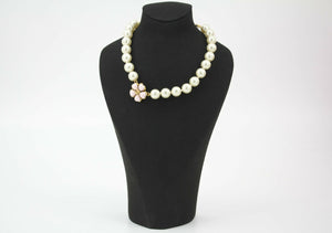 Chanel Vintage 97P Pink Gripoix Camellias Pearls Necklace
