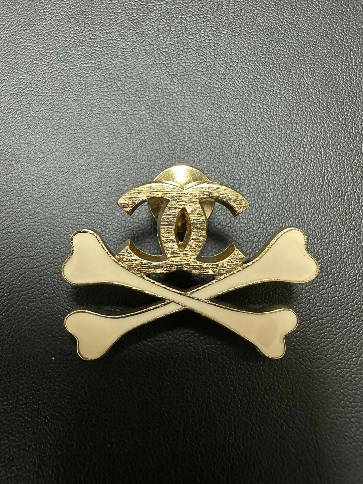 Chanel Vintage 03P Enamel White Skull Brooch