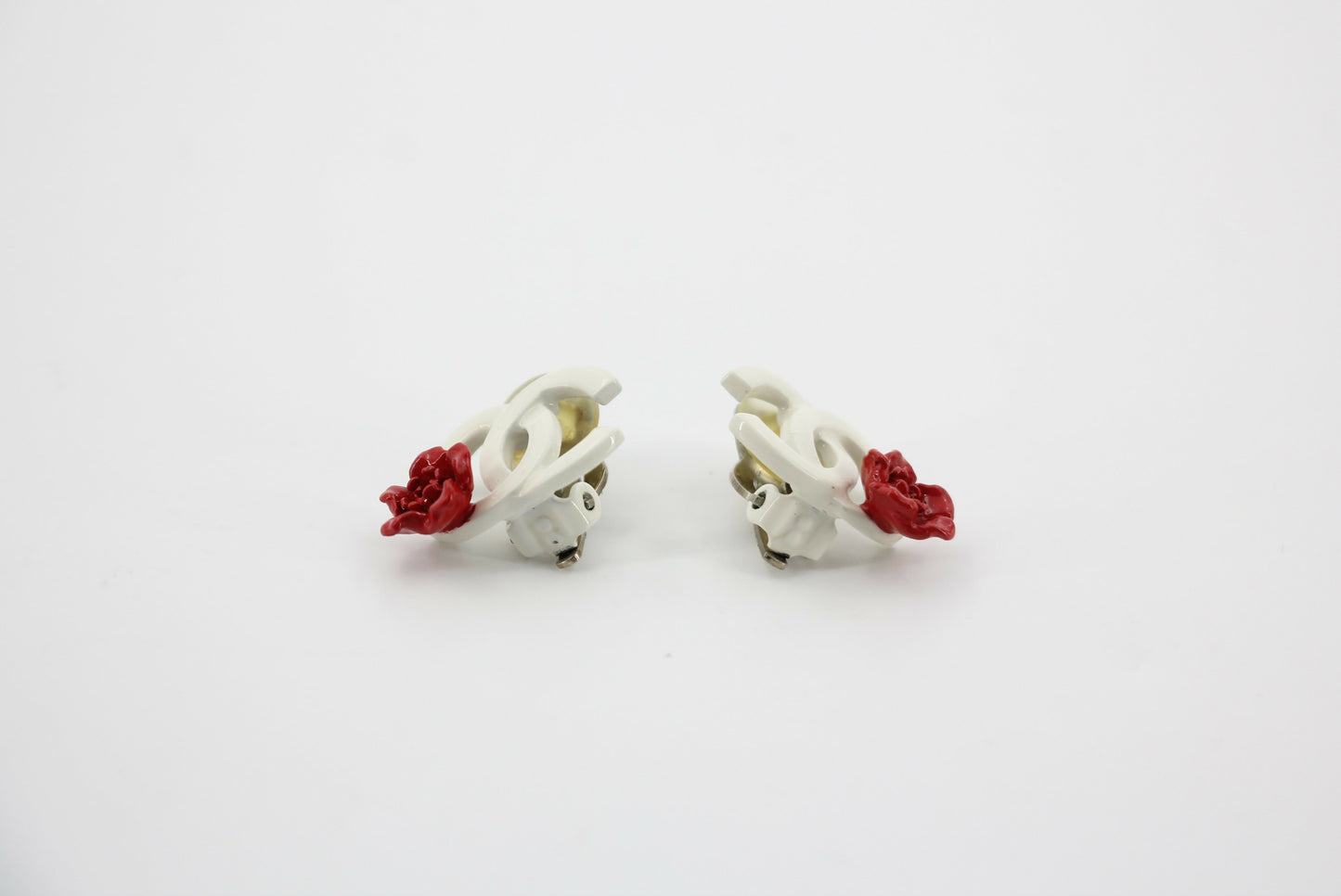 Chanel Vintage 04P Resin Red Flower Clip On Earrings
