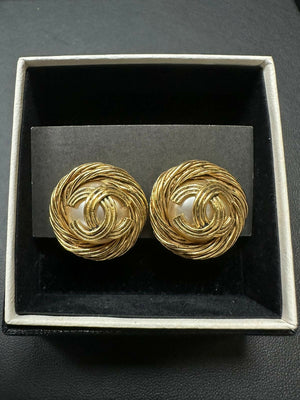 Chanel Vintage 94 Imitation Pearl  Gold Plated Round CC Clip-on Earrings