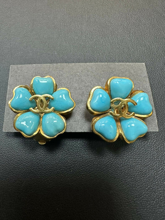 Chanel Vintage 97P Gripoix  Gold Plated Blue Camellia Clip-on Earrings