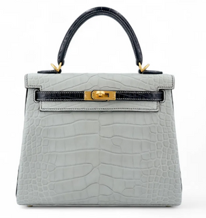HERMÈS Kelly 25 Gris Perle/Noir Matte Alligator Leather Brushed Gold Hardware