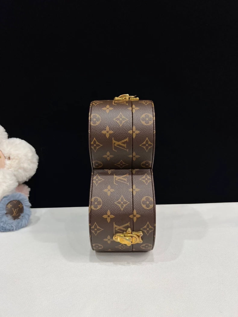 Louis Vuitton Letter Trunk  bag
