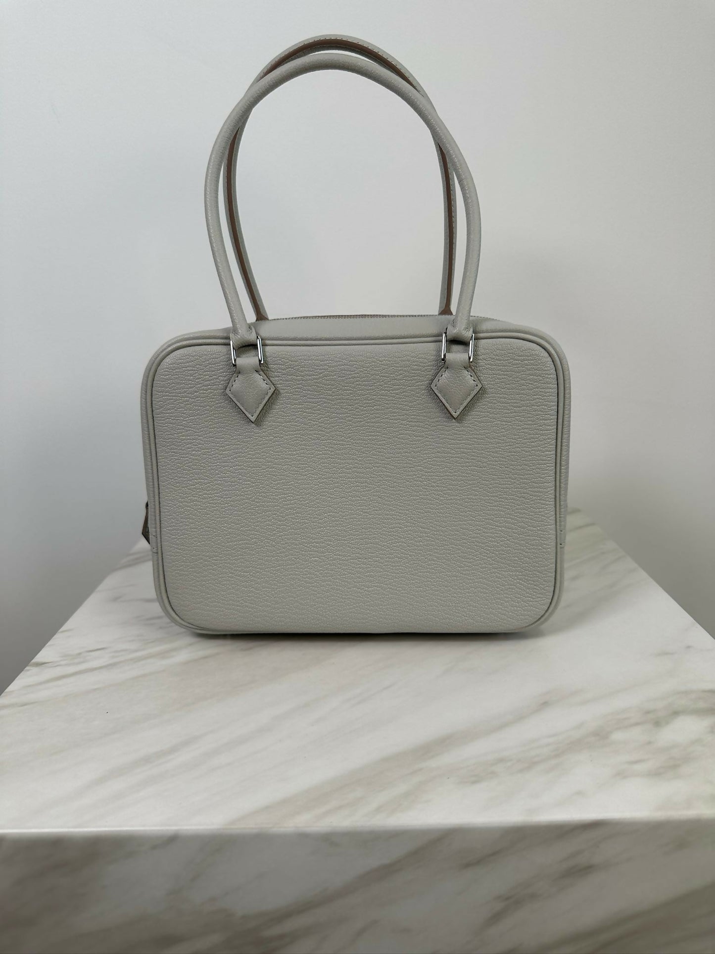 Hermès Mini Plume Chèvre Gris Perle PHW K 2026