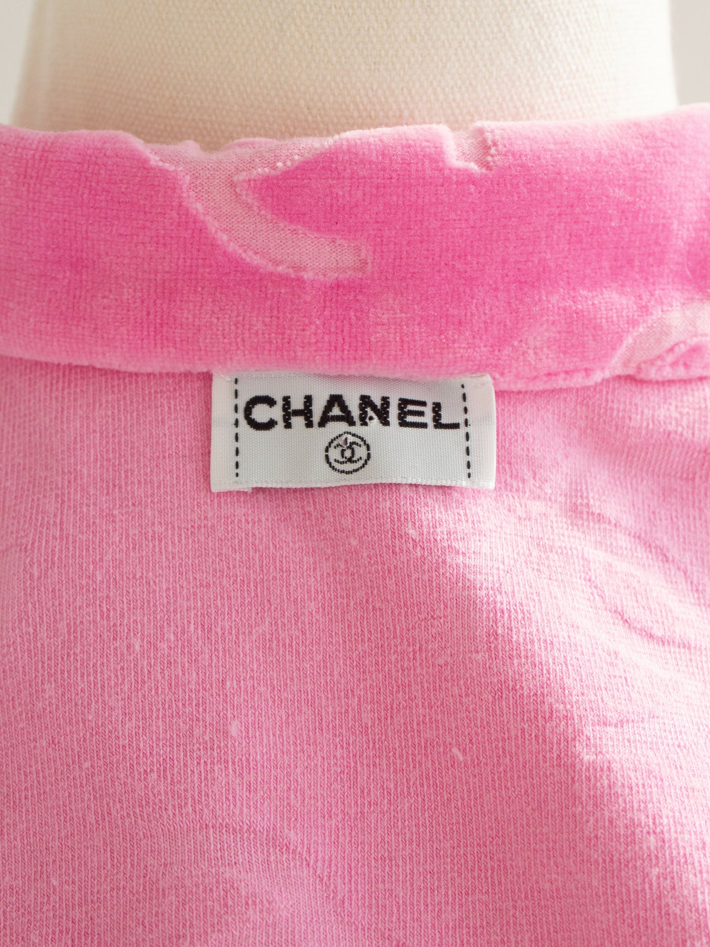 chanel vintage spring 1996 pink velour logo 96p top 12