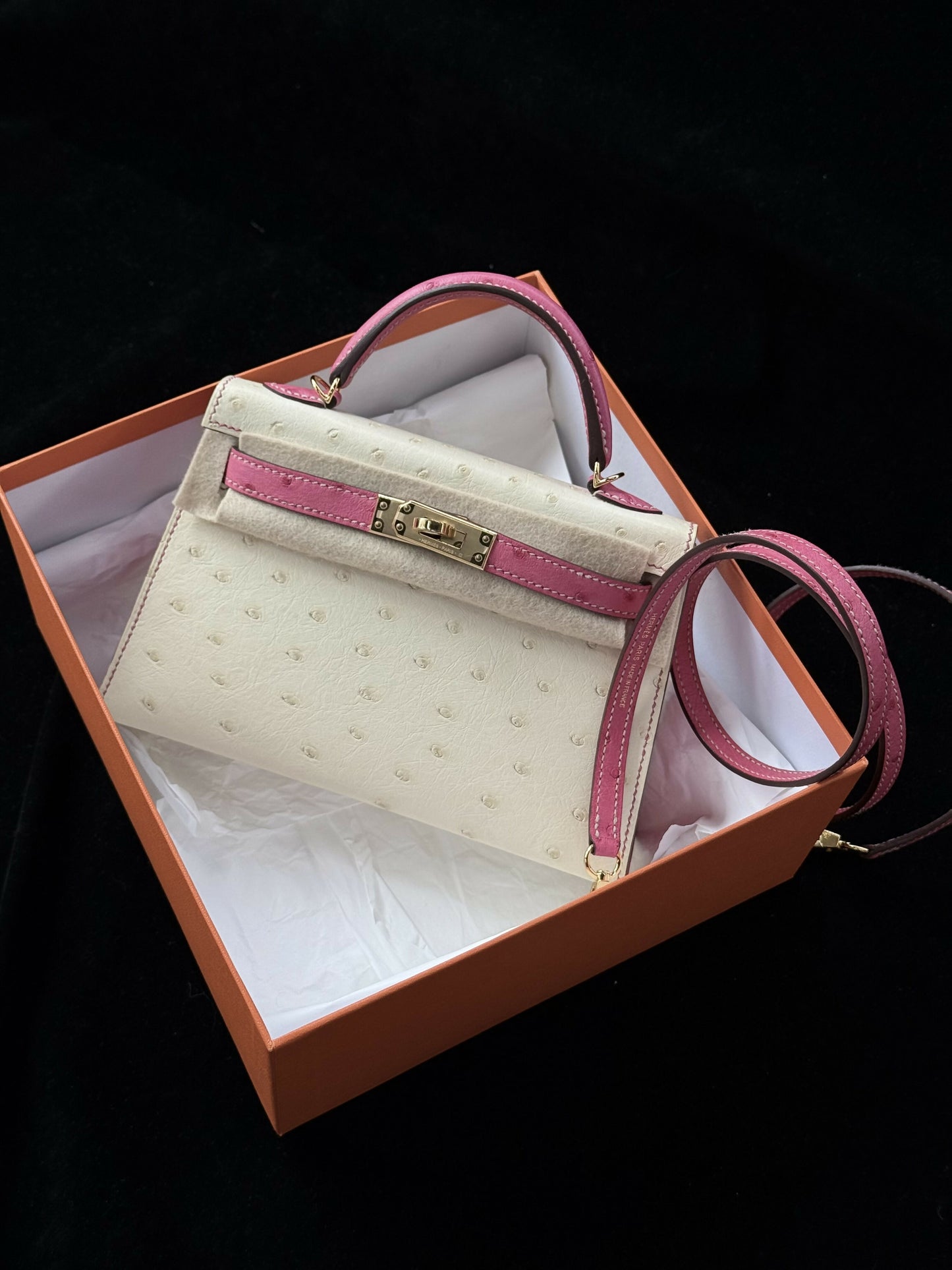 Hermès Mini Kelly 20 (20) Craie  Bubblegum Pink Ostrich with Gold Hardware