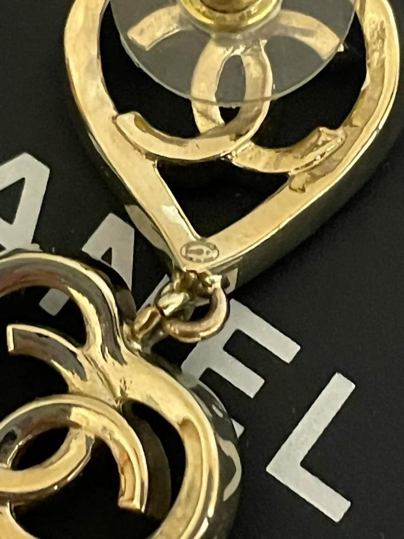 Chanel heart-shaped gold long earrings