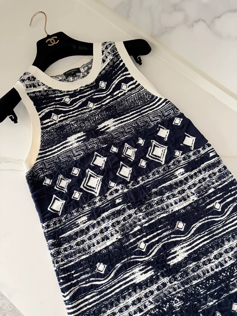 Chanel 18C Blue and White Jacquard Embroidery dress