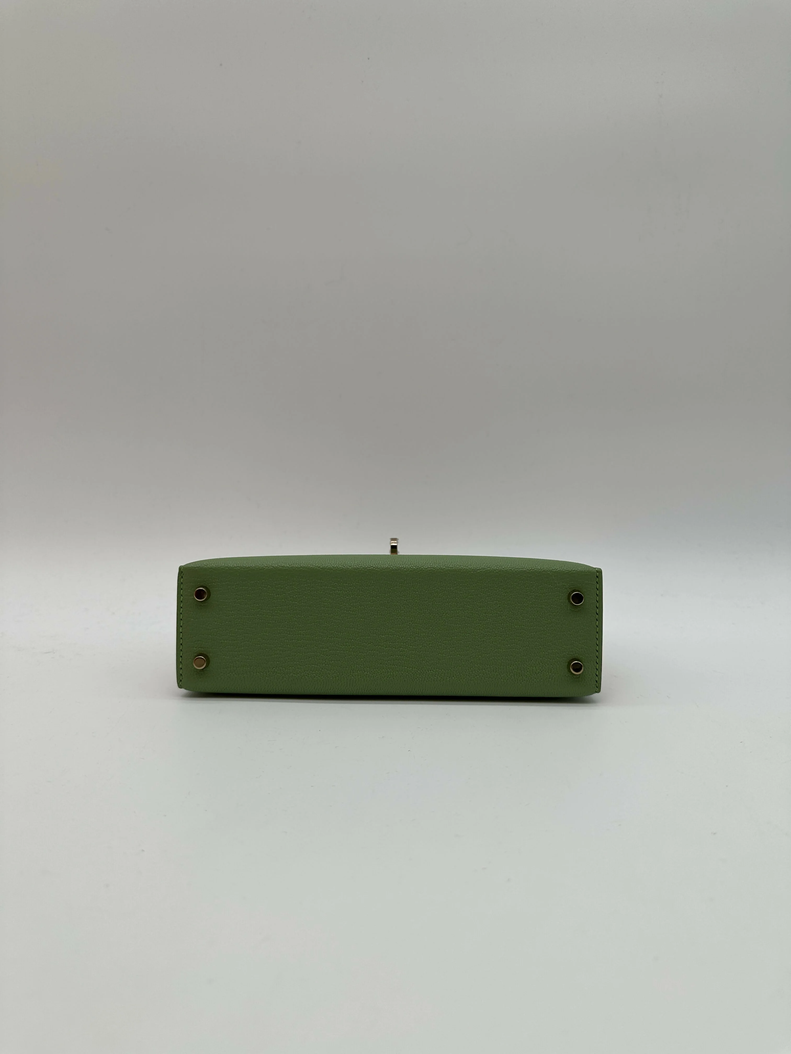 Hermès Kelly 20 HSS Vert Criquet / Nata Chèvre PHW B 2024