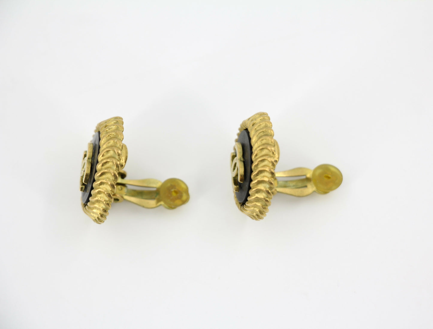 Chanel Vintage 95P Resin Spring/Summer Black Gold CC Round Wave Pattern Earrings