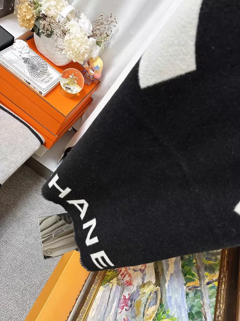 Chanel 21k  Cashmere Black and White  Large Logo Double C Blanket Shawl