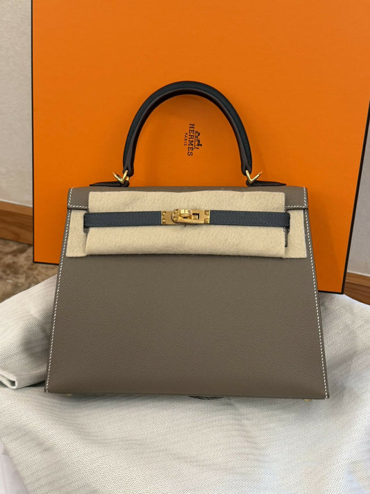 Hermès Kelly Sellier 25 Étoupe, Noir  Gris Étain Epsom with Gold Hardware