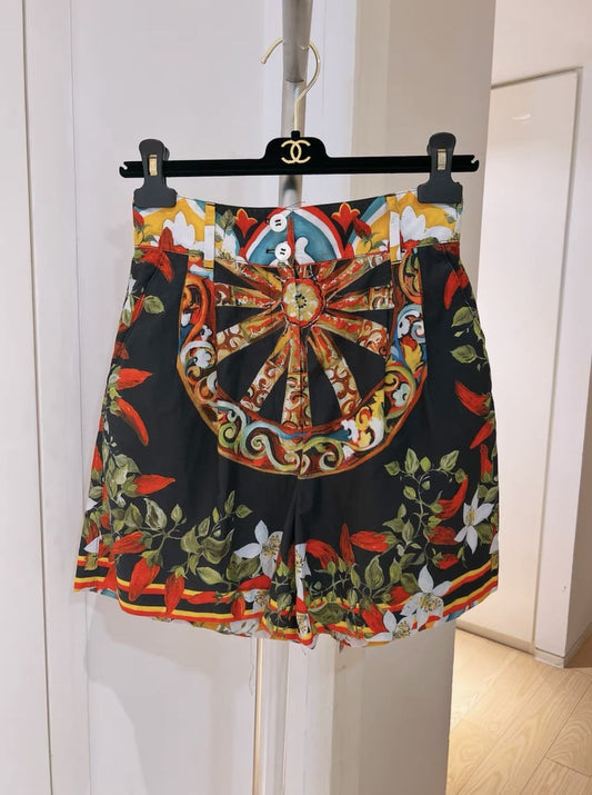 DOLCE  GABBANA Dolce Gabbana High Waist Print Shorts - Medium Shorts - Vintage fashion from Top Quality Luxury Designers Bag