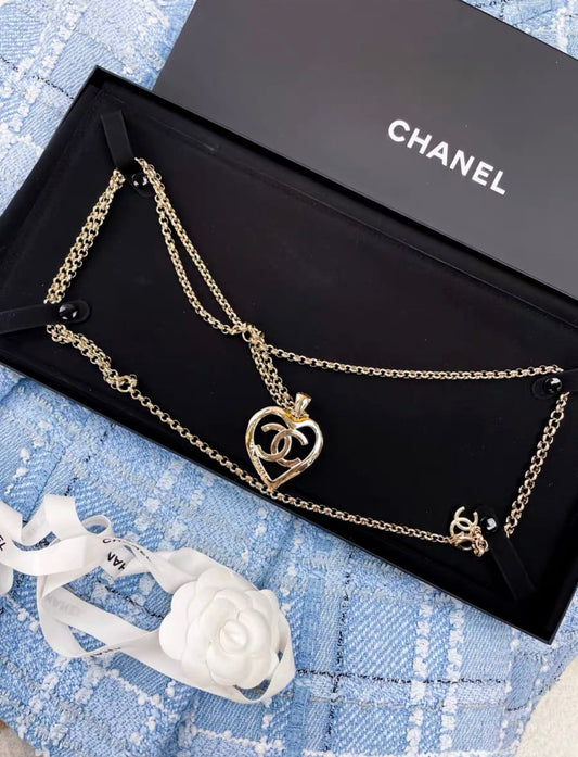 CHANEL Chanel gold chain heart belt - One size Accessories - Vintage fashion from Top Quality Luxury Designers Bag