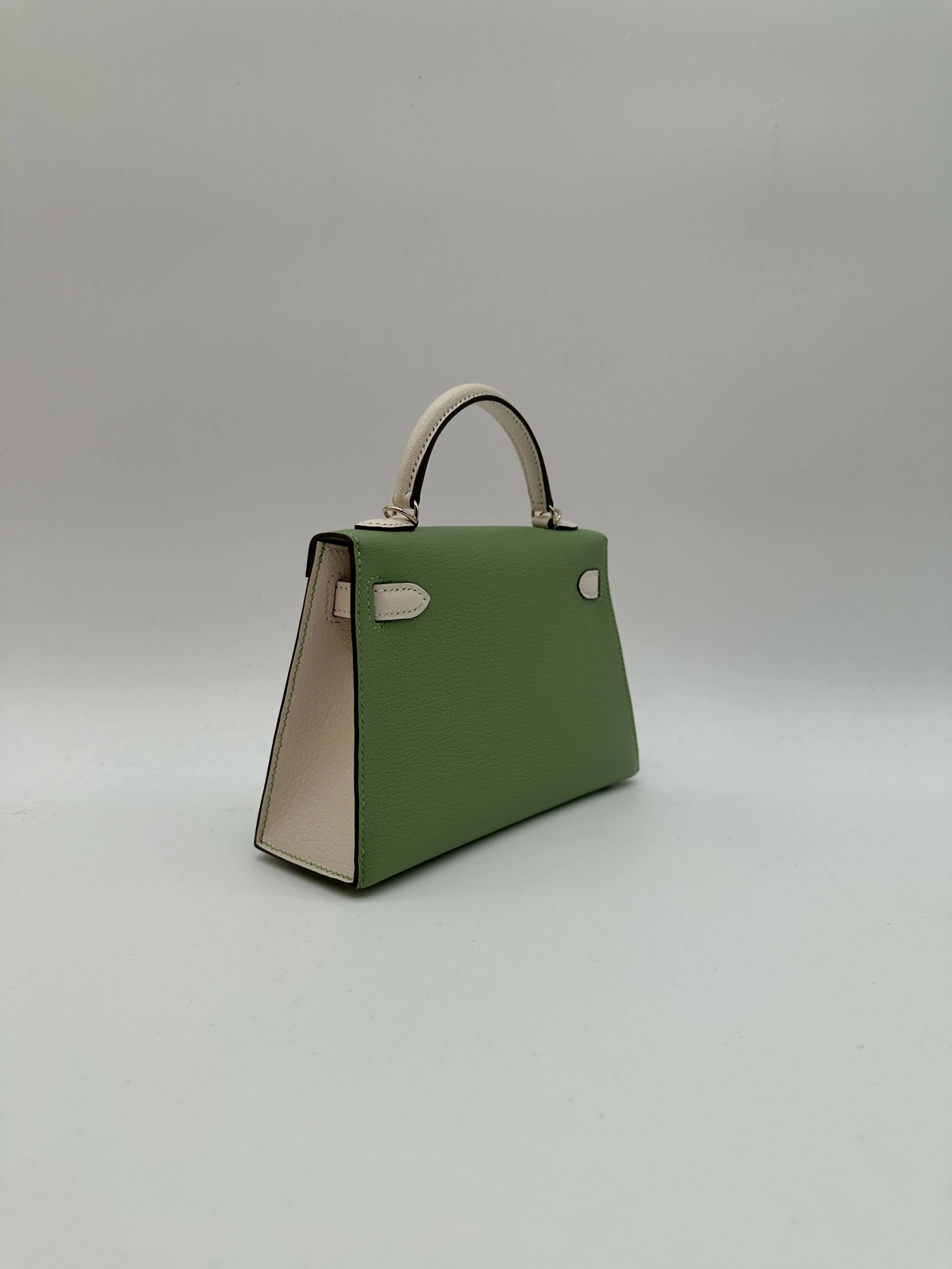 Hermès Kelly 20 HSS Vert Criquet / Nata Chèvre PHW B 2024