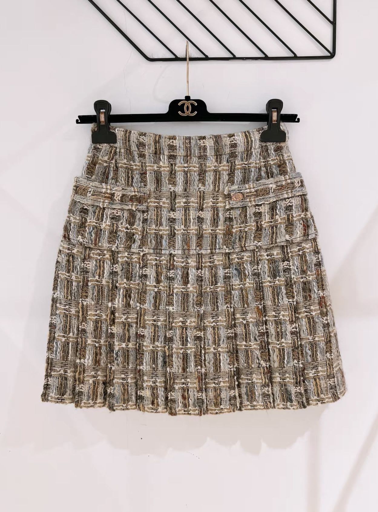 CHANEL Chanel Rome series tweed pleated skirt from catwalk - 34 Skirt - Vintage fashion from Top Quality Luxury Designers Bag