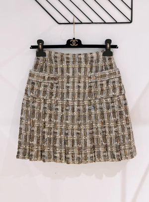Chanel Rome series tweed pleated skirt from catwalk