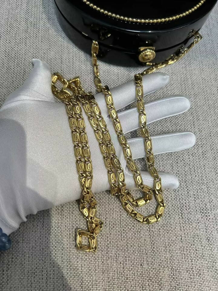 Chanel Owl Minaudière- Cruise 2018 collection