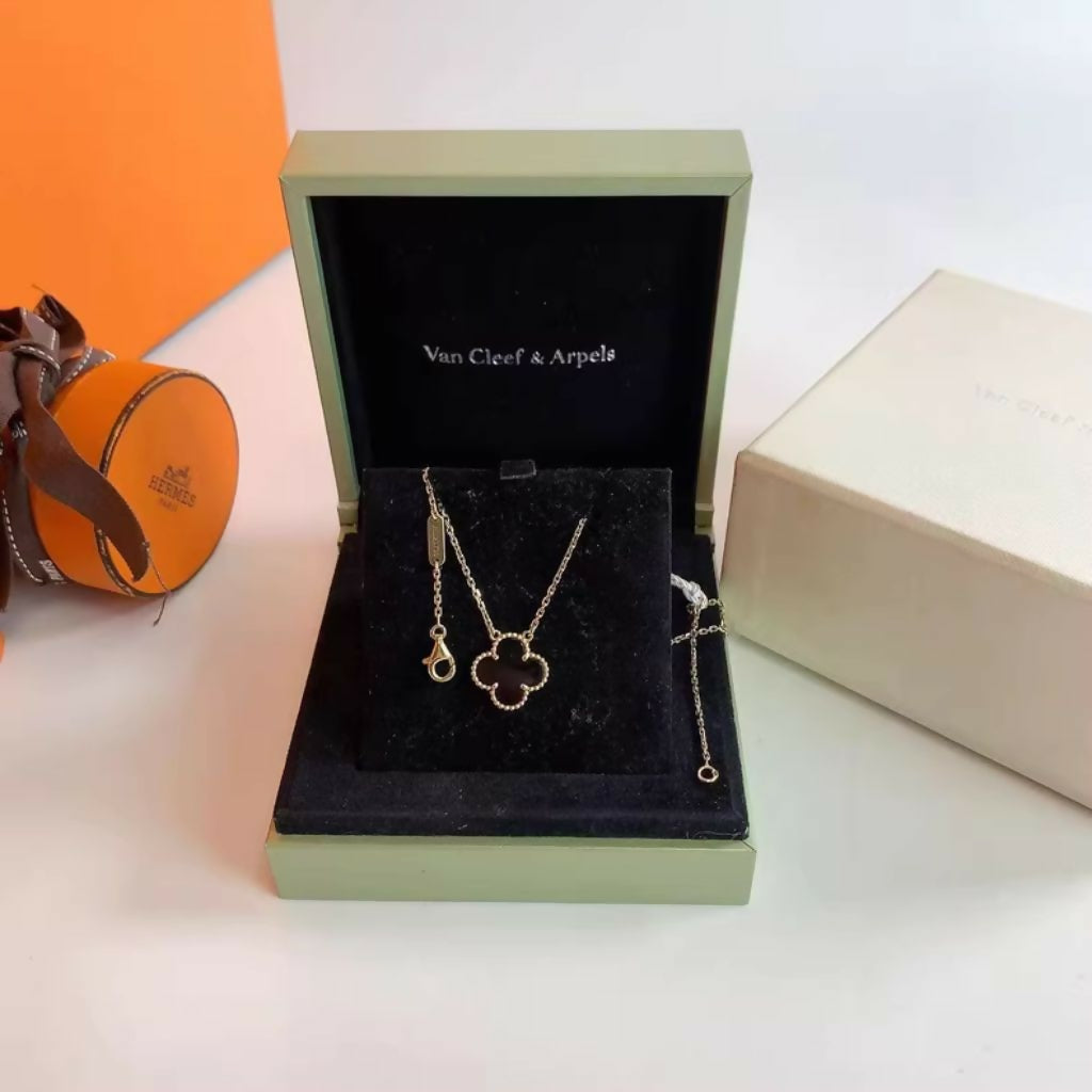 Van Cleef  Arpels Vintage Alhambra Black Agate Necklace (3)