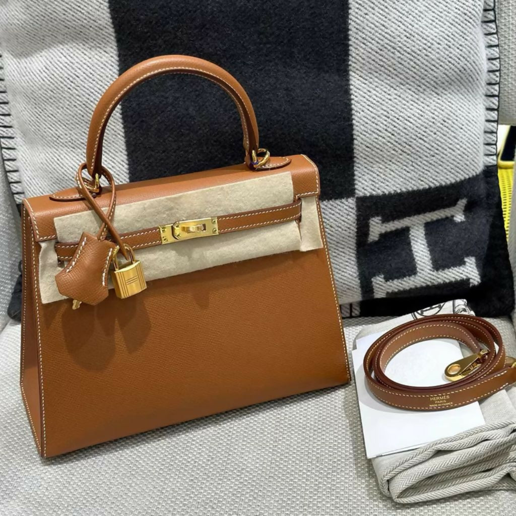 Hermès Kelly 25 – Golden Brown Epsom Leather with Gold Buckle (3)