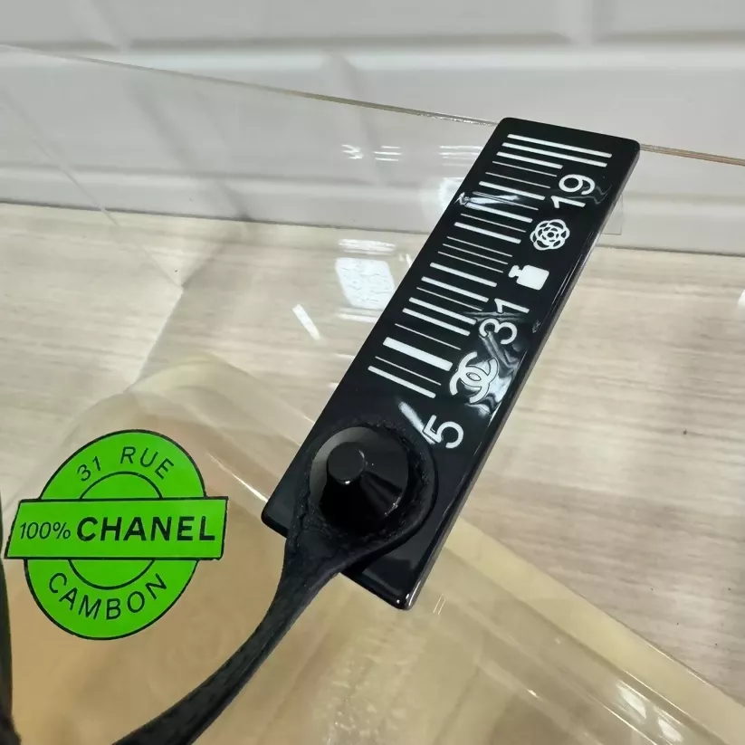 BE8EEB52-55E6-4C73-8E96-68CB38F11BF1