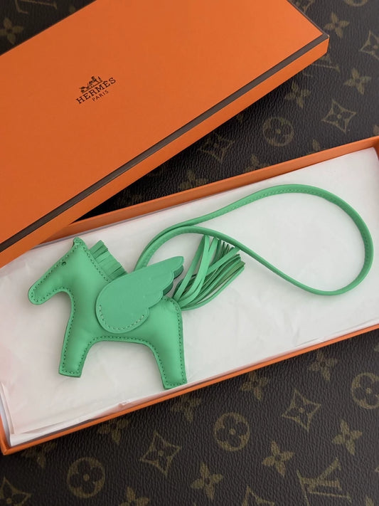 Hermes Rodeo bag charm Pegasus PM Vert comics Agneau/Swift leather