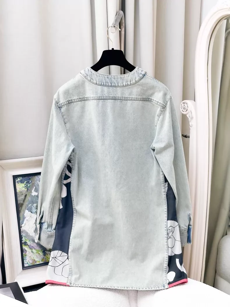 Chanel 21C light blue V-neck cardigan/denim jacket