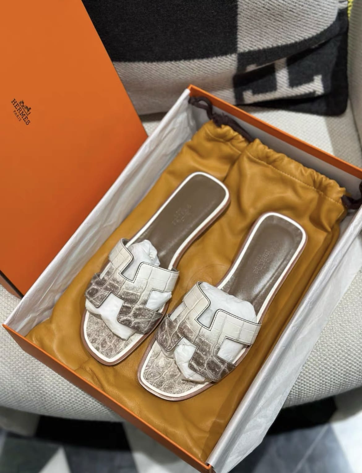 Hermès Hermès Oran Sandals Himalaya Niloticus Crocodile 37 - 37 Shoes - Used fashion item from Top Quality Luxury Designers Bag
