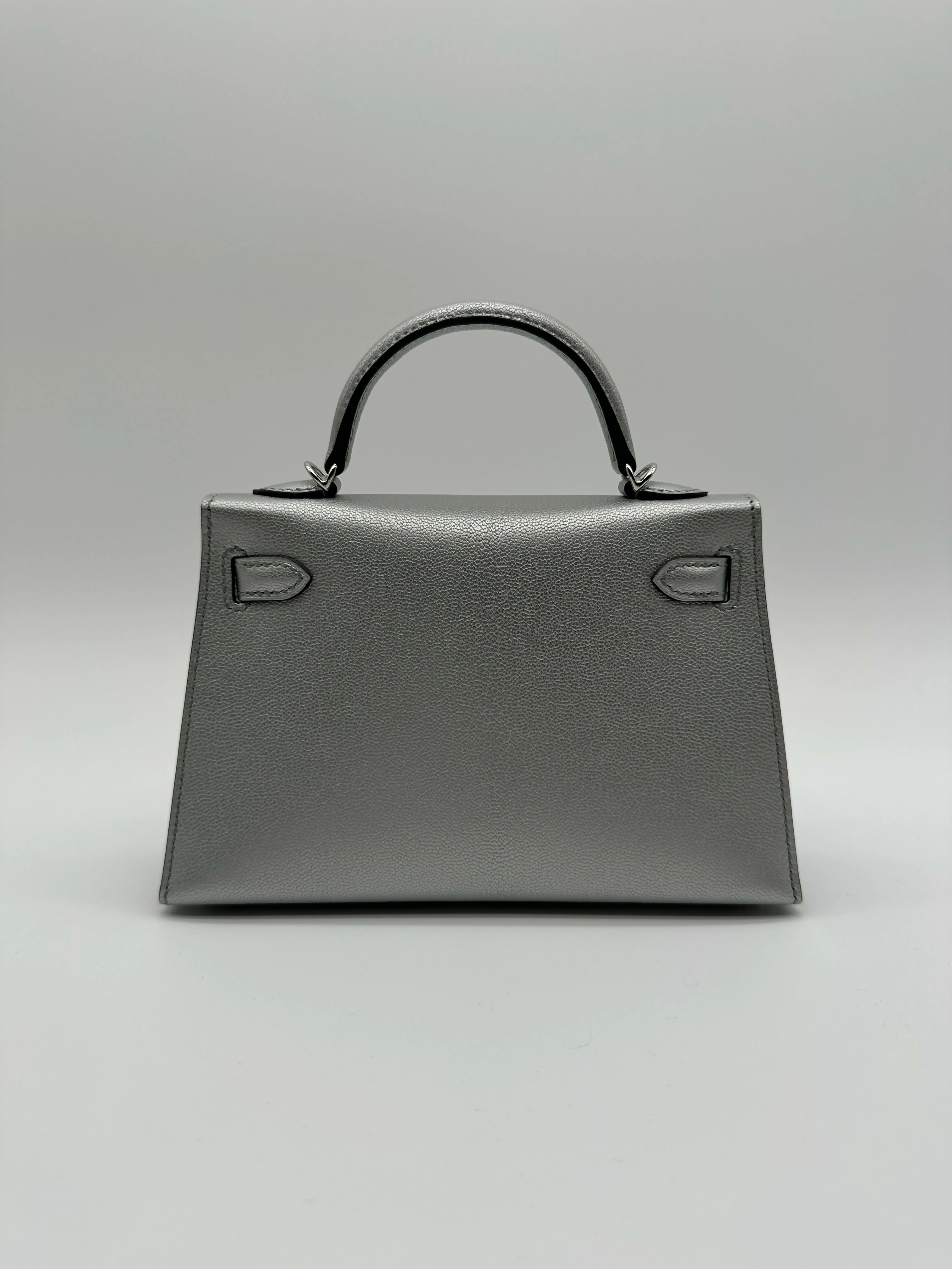 Hermès Kelly 20 Argent Chèvre PHW K 2026