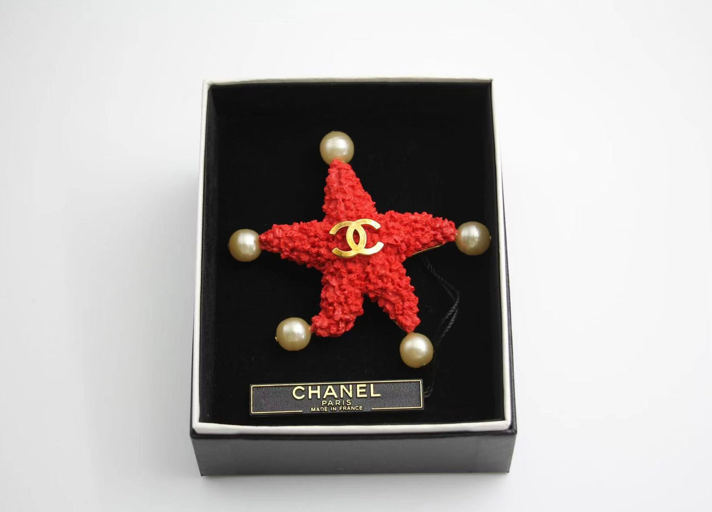 CHANEL Chanel Vintage 93C Red Lava Imitation Pearls Gold Plated Brass Cc Starfish Brooc - Onesize Fashion Jewellery - Vintage fashion from Top Quality Luxury Designers Bag