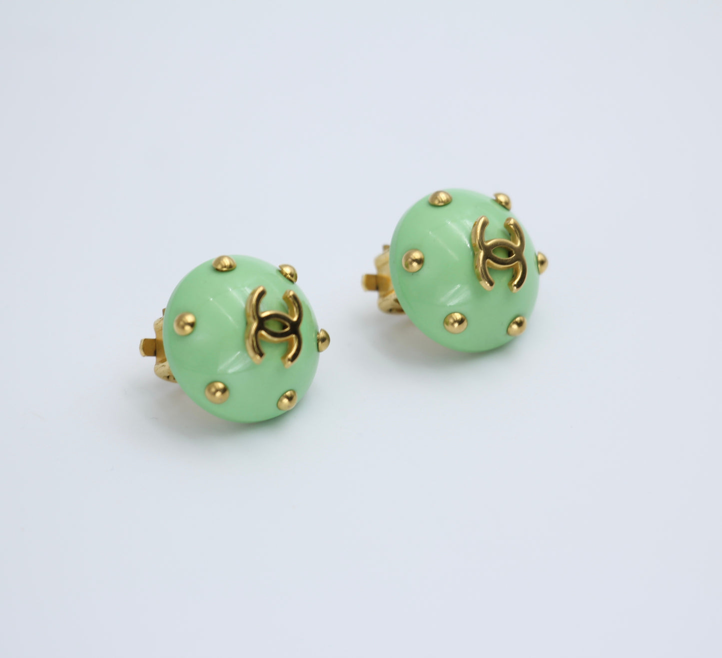CHANEL Chanel Vintage 96C Resin Light Green Beanie Earrings - Onesize Fashion Jewellery - Used fashion item from Top Quality Luxury Designers Bag