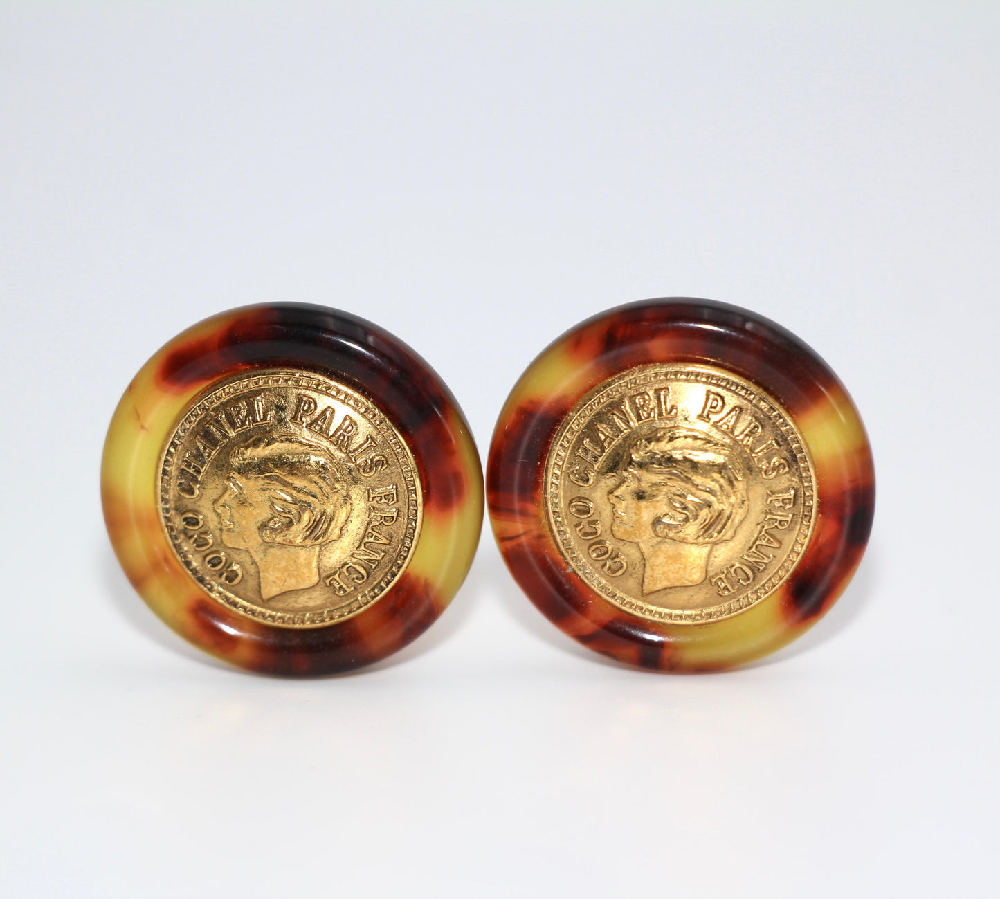 CHANEL Chanel Vintage 97A Tortoise Shell Ms Coco Earrings - Onesize Fashion Jewellery - Secondhand luxury from Top Quality Luxury Designers Bag