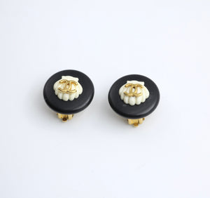 Chanel Vintage 96C Gold Plated Black And White Shell Earrings