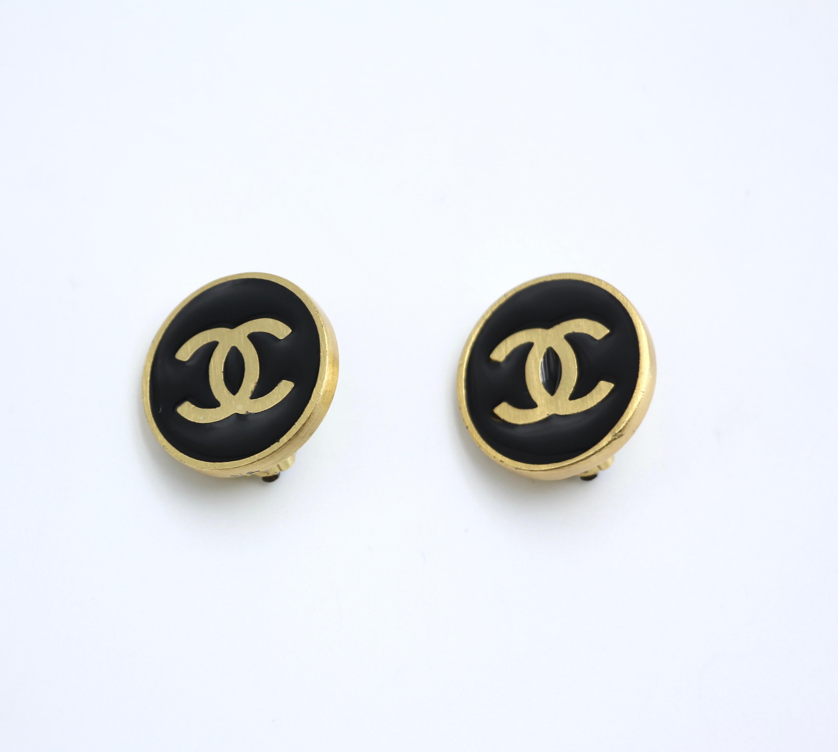 CHANEL Chanel Vintage 01P Metal Black Cc Clip-On Earrings - Onesize Fashion Jewellery - Used fashion item from Top Quality Luxury Designers Bag