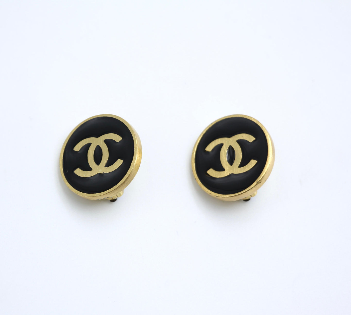 CHANEL Chanel Vintage 01P Metal Black Cc Clip-On Earrings - Onesize Fashion Jewellery - Used fashion item from Top Quality Luxury Designers Bag