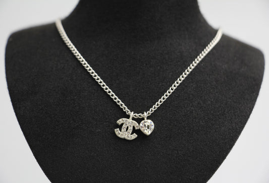 CHANEL Chanel Vintage 05P Rhinestone Silver Heart Necklace - Onesize Fashion Jewellery - Used fashion item from Top Quality Luxury Designers Bag