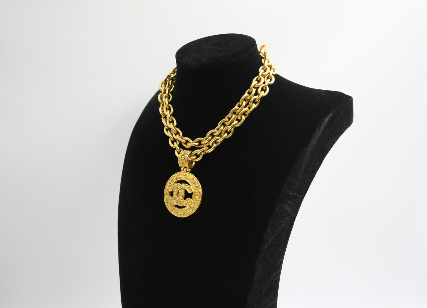 Chanel Vintage 94A Gold Plated Medal Pendant Long Necklace