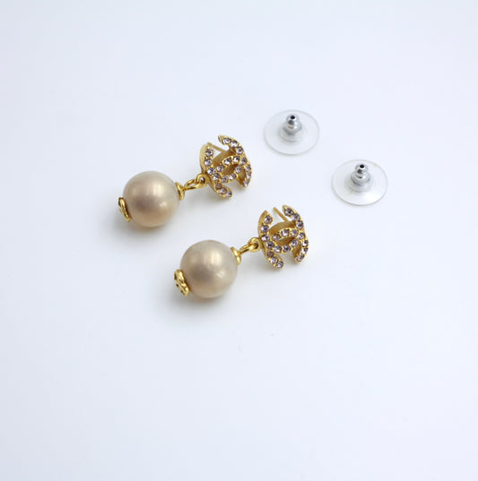 CHANEL Chanel Vintage 01P Pink Rhinestone Imitation Pearl Drop Earrings - Onesize Fashion Jewellery - Vintage fashion from Top Quality Luxury Designers Bag