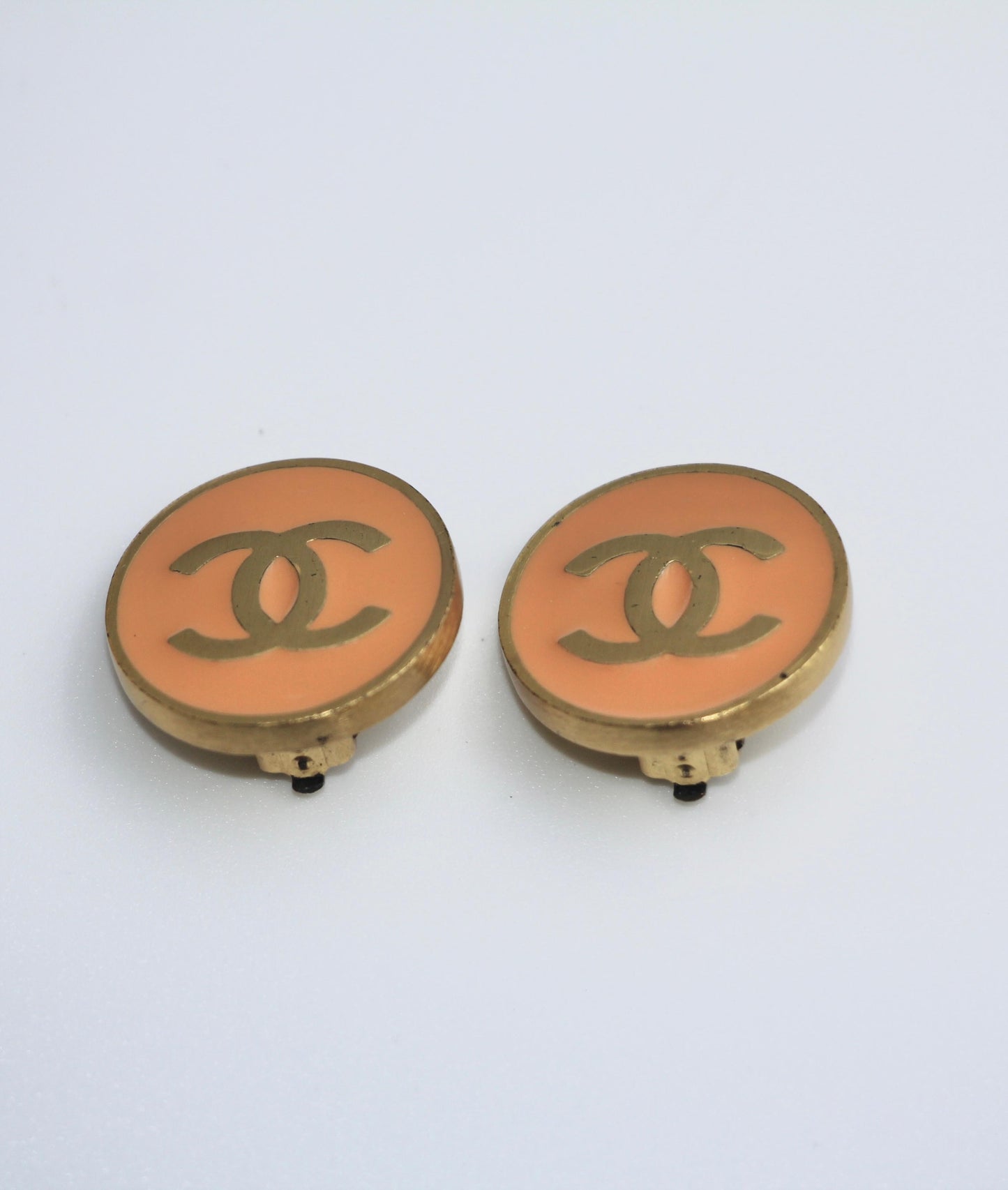 CHANEL Chanel Vintage 01P Metallic Orange Round Cc Earrings - Onesize Fashion Jewellery - Secondhand luxury from Top Quality Luxury Designers Bag
