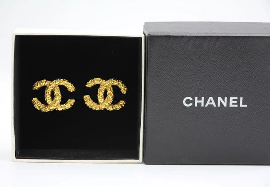 CHANEL Chanel Vintage 93A Lava Gold Clip-On Earrings - Onesize Fashion Jewellery - Vintage fashion from Top Quality Luxury Designers Bag
