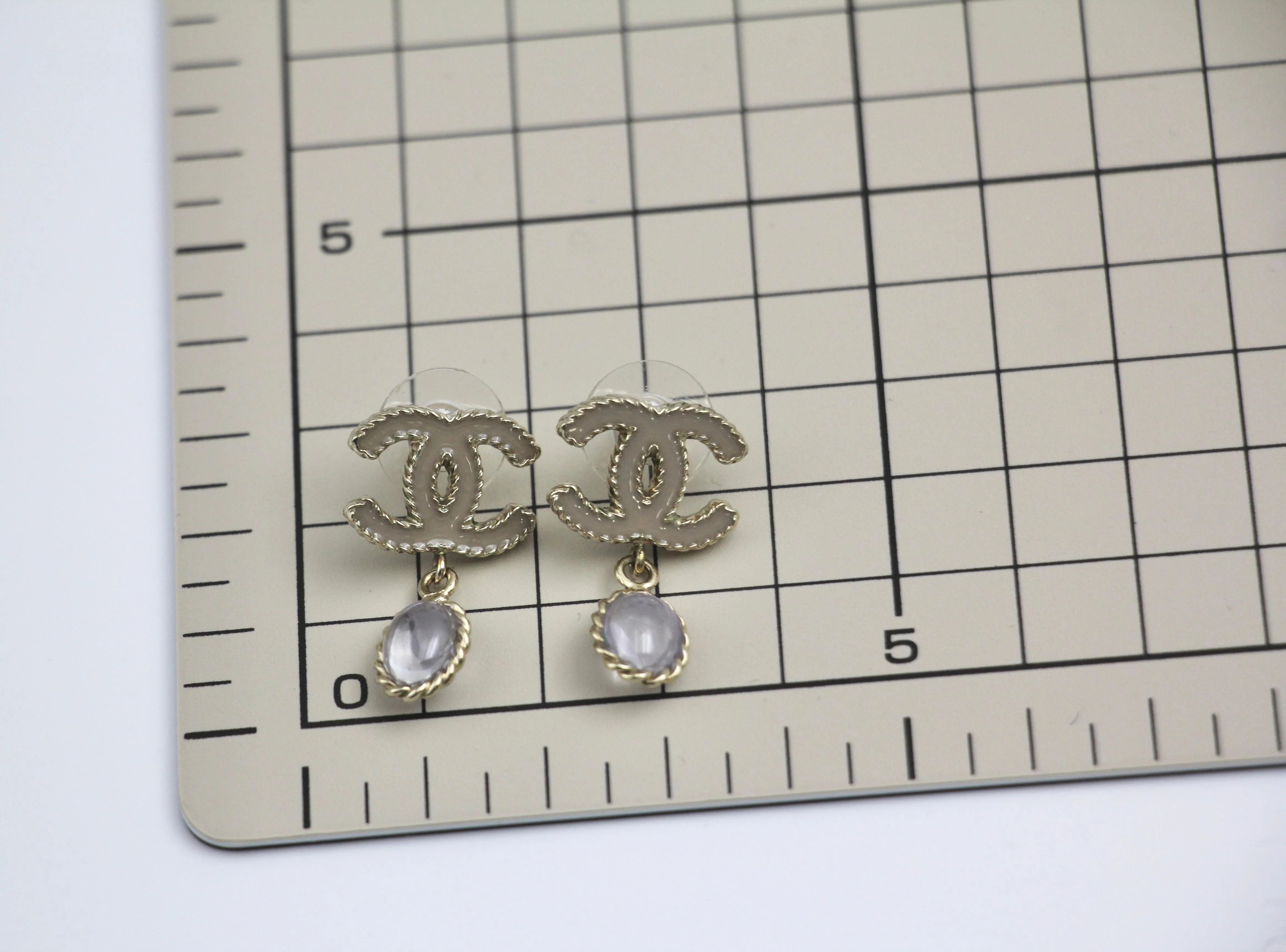 2014 Lilac Pendant Chanel Resin Earrings