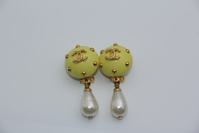 CHANEL Chanel Yellow Earrings - Onesize Fashion Jewellery - Secondhand luxury from Top Quality Luxury Designers Bag