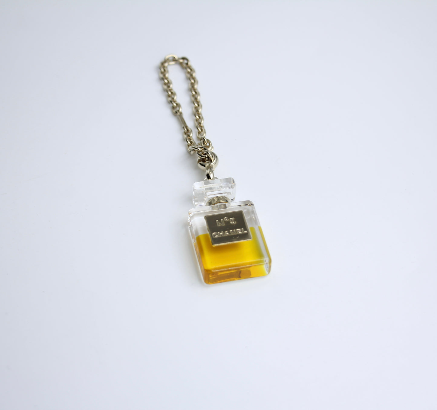 CHANEL Chanel Vintage 04P Gold Plated No 5 Perfume Bottle Handbag Charm - Onesize Accessories - Used fashion item from Top Quality Luxury Designers Bag