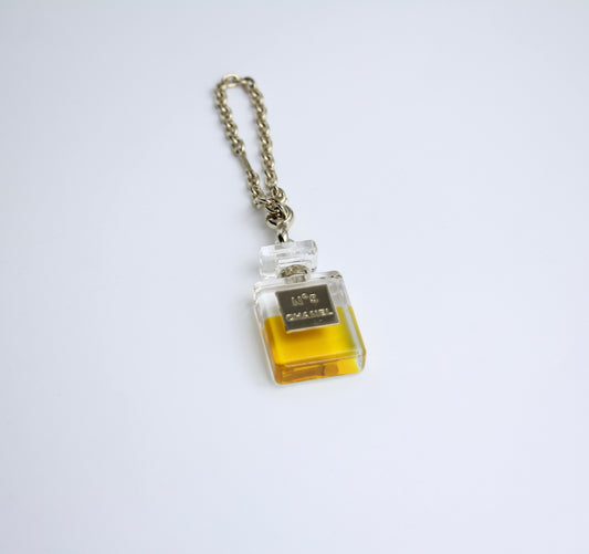 CHANEL Chanel Vintage 04P Gold Plated No 5 Perfume Bottle Handbag Charm - Onesize Accessories - Used fashion item from Top Quality Luxury Designers Bag
