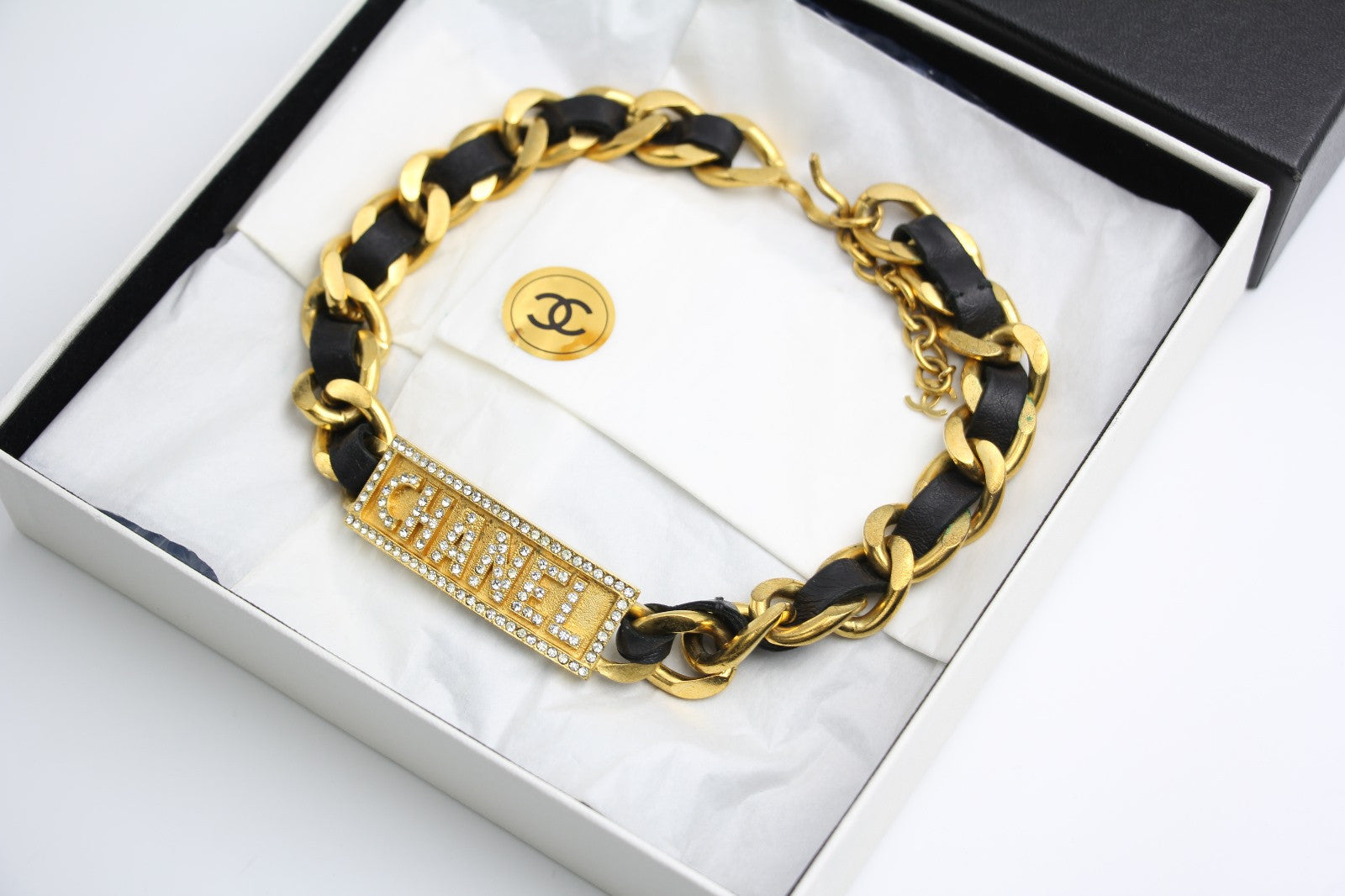 CHANEL Chanel Vintage 95P Black Gold Leather Chain Gold Plated Necklace - Onesize Fashion Jewellery - Vintage fashion from Top Quality Luxury Designers Bag